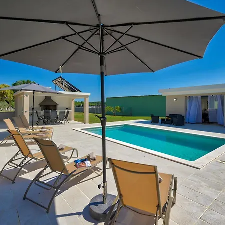 Montevernal By Interhome Pula