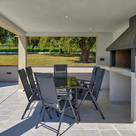 Montevernal By Interhome Vila