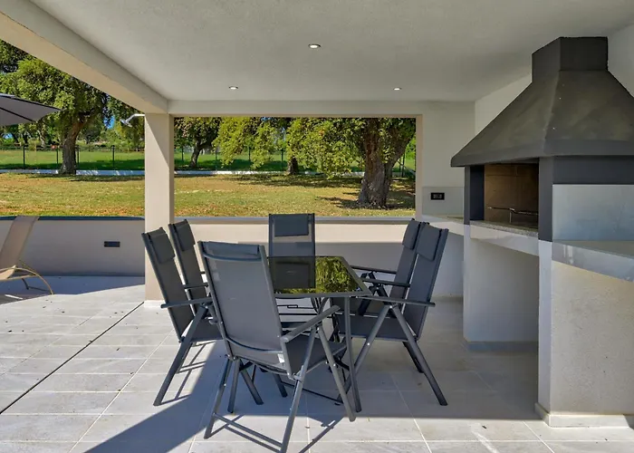 Montevernal By Interhome Vila