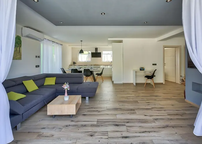 Montevernal By Interhome Vila *
