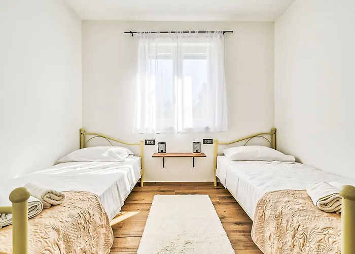 Montevernal By Interhome