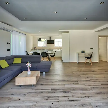 Montevernal By Interhome 빌라 *