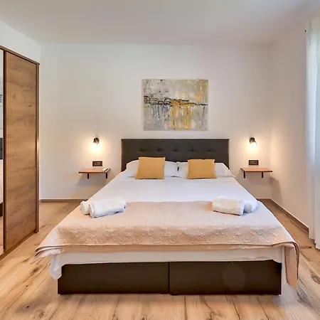 Montevernal By Interhome *
