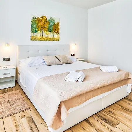 Montevernal By Interhome *