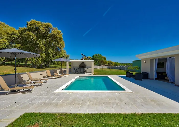 Montevernal By Interhome بولا