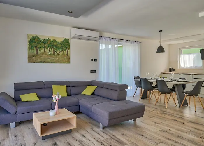 Montevernal By Interhome بولا