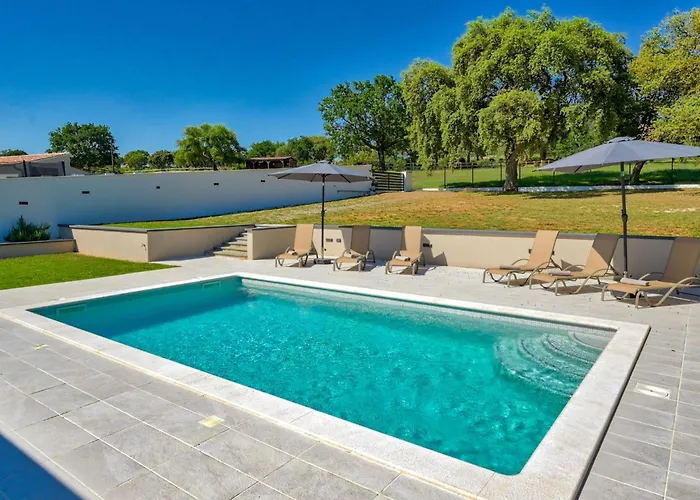 Montevernal By Interhome * بولا