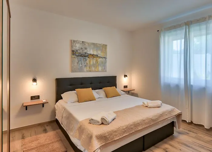 فيلة Montevernal By Interhome بولا