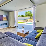 Montevernal By Interhome וילה *